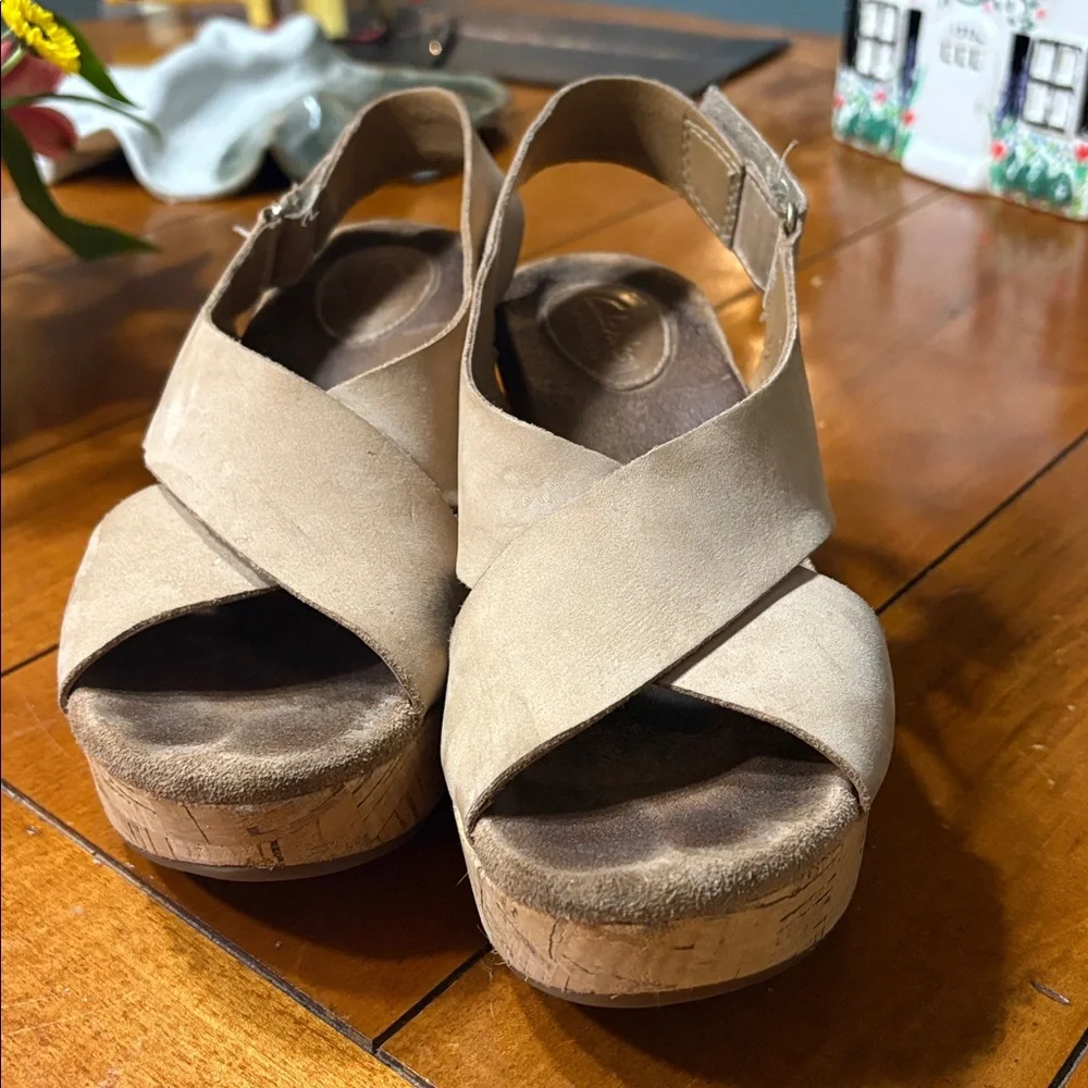 CLARKS Suede Straps With Cork Platform, Size 7.5, Natural